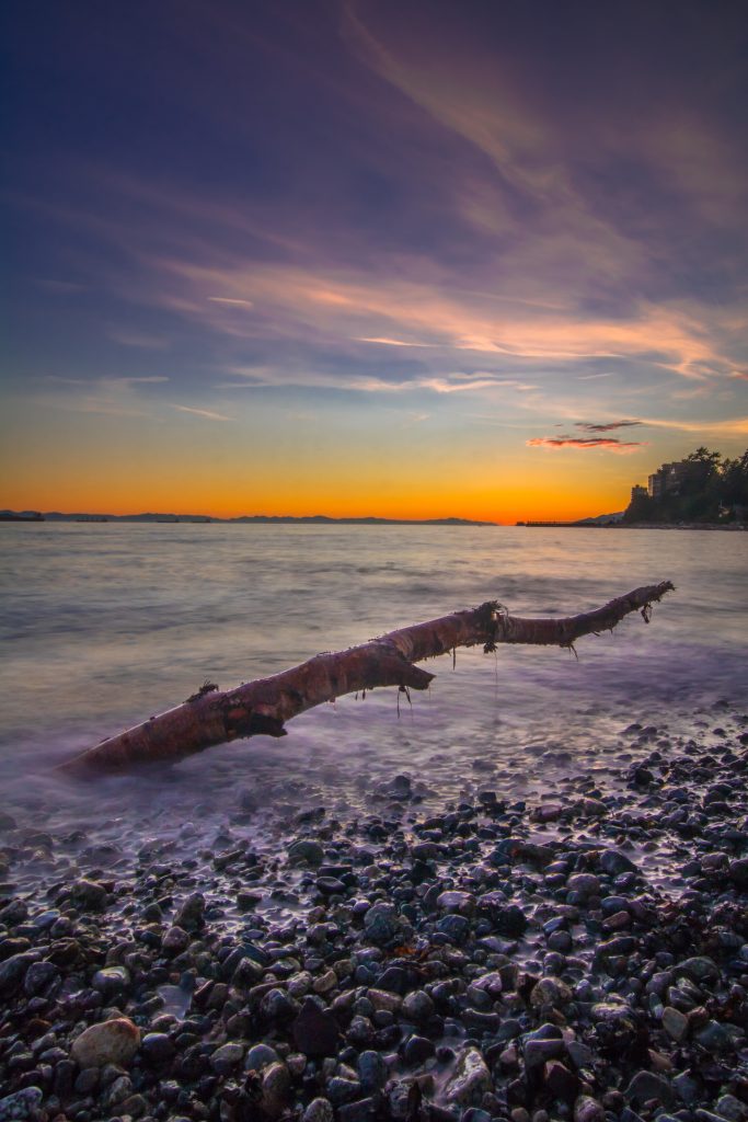 Scenic photo of seaside